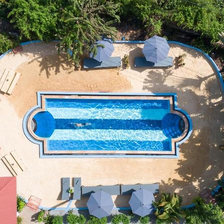Barefoot Backpacker Resort Siem Reap Buitenkant foto