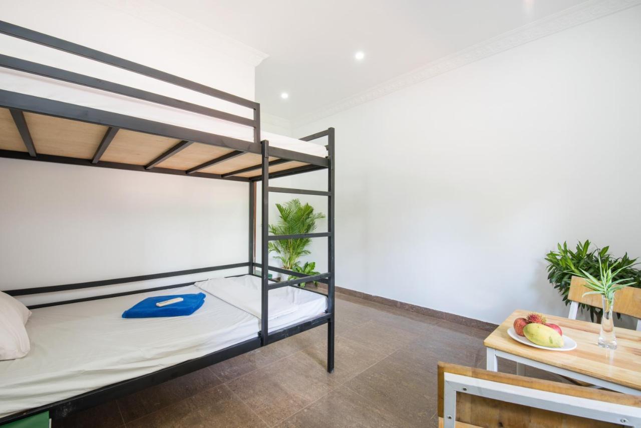 Barefoot Backpacker Resort Siem Reap Buitenkant foto