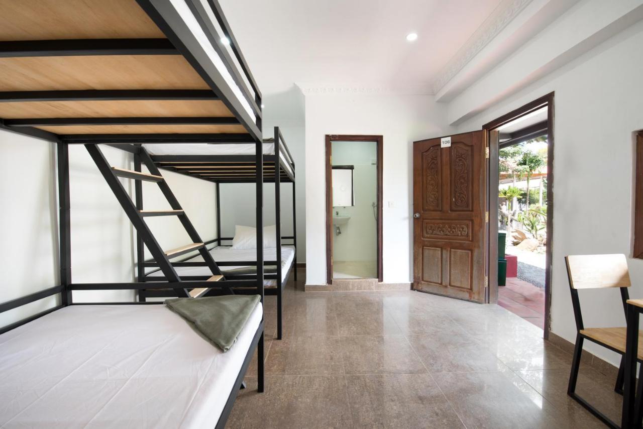 Barefoot Backpacker Resort Siem Reap Buitenkant foto